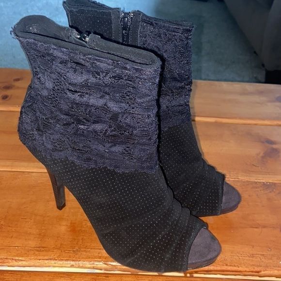 Fergie All Black Lustin Booties - Picture 1 of 11